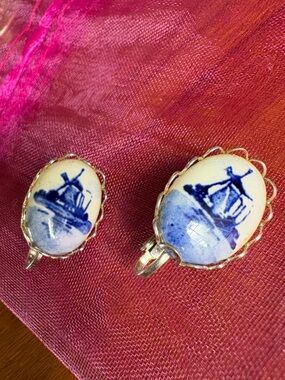 Vintage Delft blue white clip porcelain earrings windmill scalloped silver frame